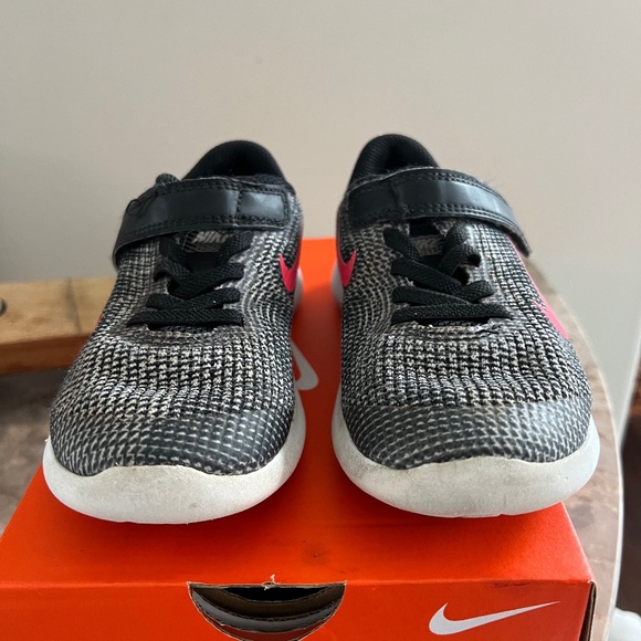 Kids Nike Flex:  11C - Picture 2 of 9